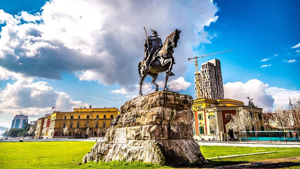 Balkan Güzelleri Kosova Makedonya Turu AJet Hava Yolları ile Vizesiz / 2 Gece Otel Konaklamalı / İstanbul Çıkışlı