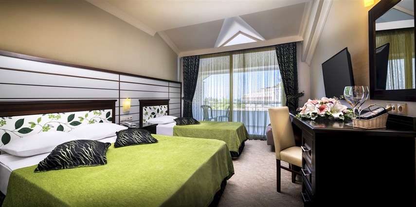 Rox Resort Kemer Hotel 4 Gece 5 Gün