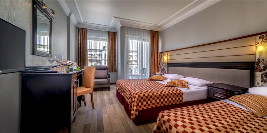 Rox Resort Kemer Hotel 4 Gece 5 Gün